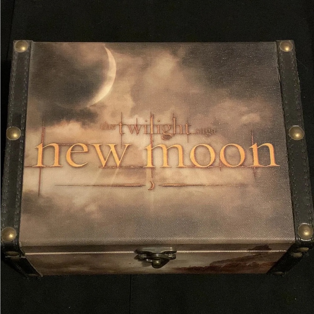 Twilight Vintage Jewelry chest